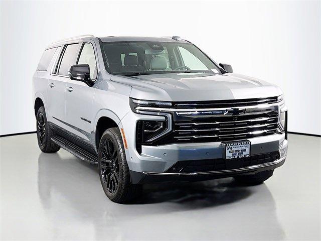 2025 Chevrolet Suburban Vehicle Photo in PUYALLUP, WA 98371-4149