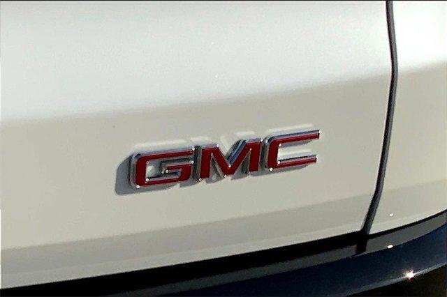 2024 GMC Acadia Vehicle Photo in TOPEKA, KS 66609-0000