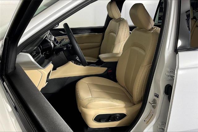 2024 Jeep Grand Cherokee Vehicle Photo in Tulsa, OK 74129
