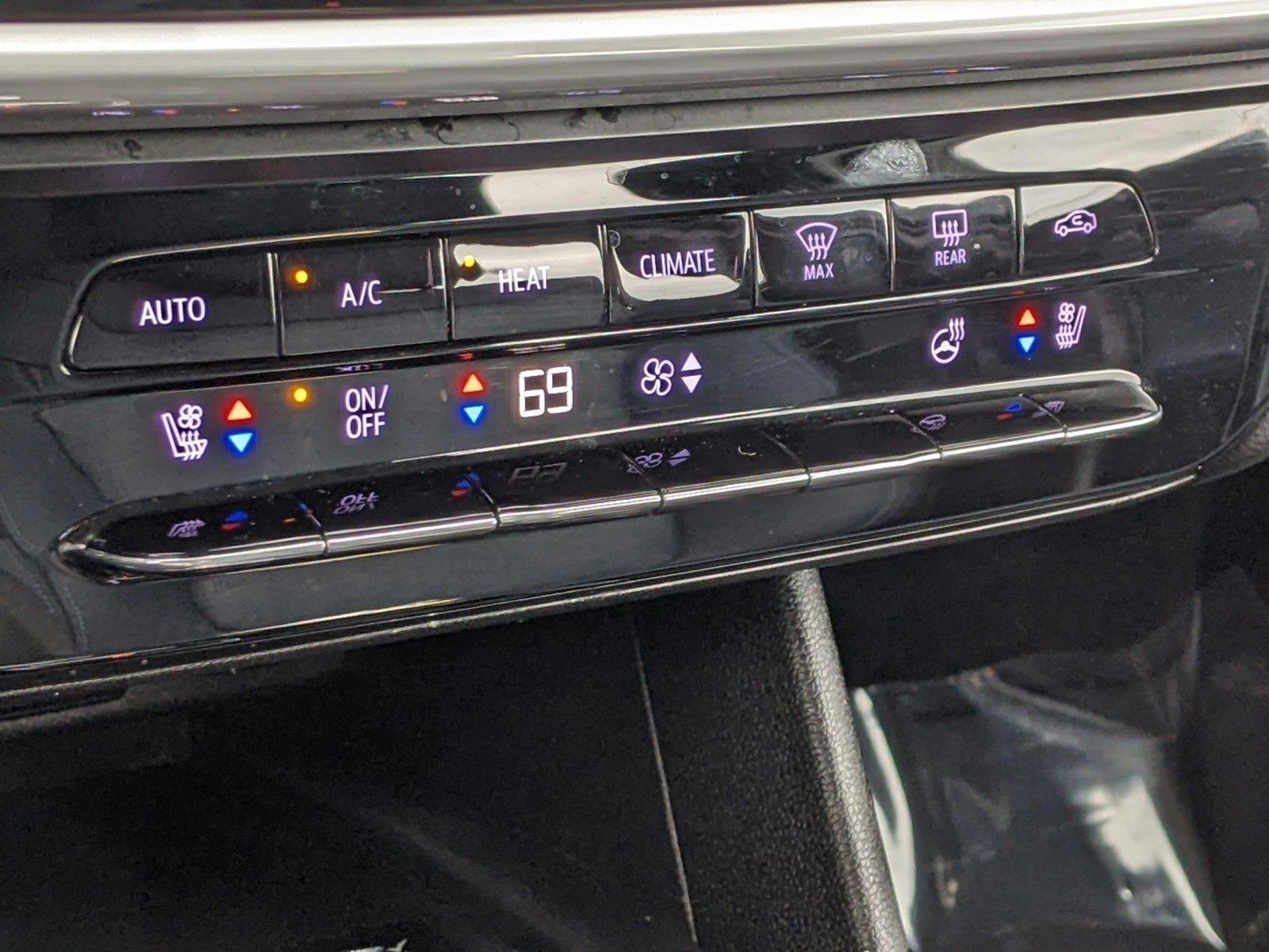 2022 Chevrolet Bolt EUV Vehicle Photo in TIMONIUM, MD 21093-2300