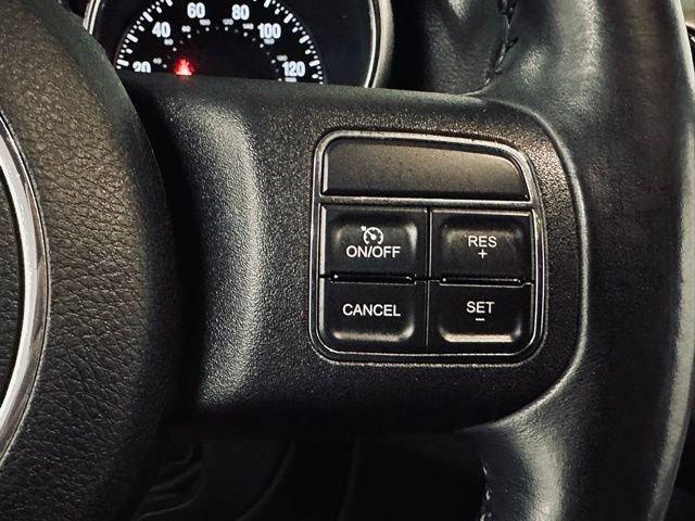 2012 Jeep Grand Cherokee Vehicle Photo in MEDINA, OH 44256-9631