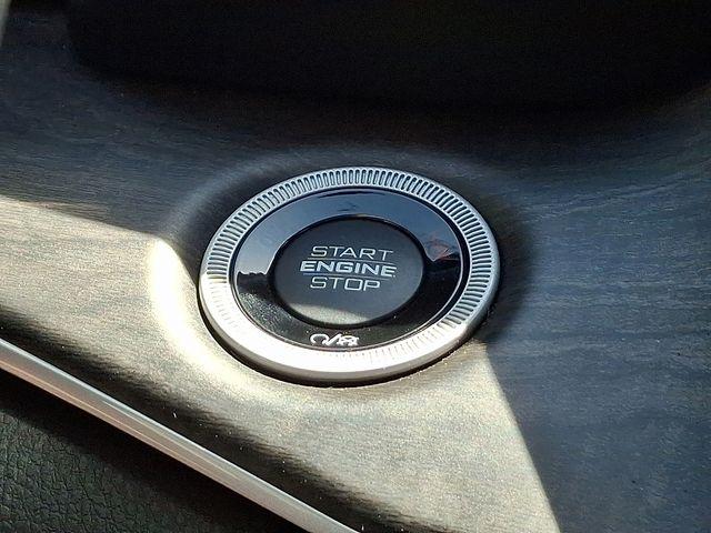 2023 Jeep Grand Cherokee Vehicle Photo in DANBURY, CT 06810-5034