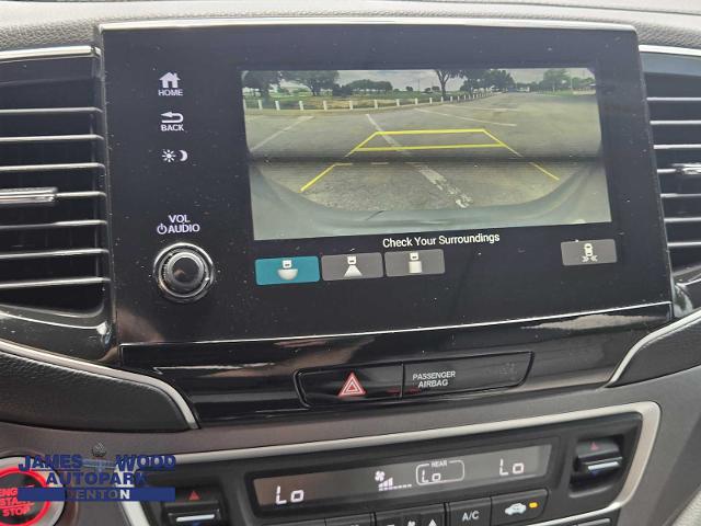 2021 Honda Pilot Vehicle Photo in DENTON, TX 76210-9321