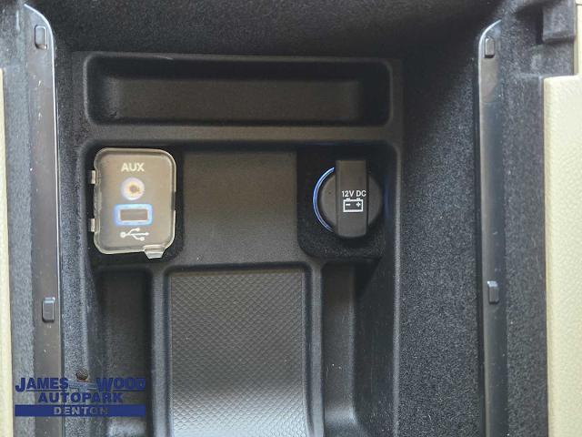 2014 Chrysler 300 Vehicle Photo in DENTON, TX 76210-9321