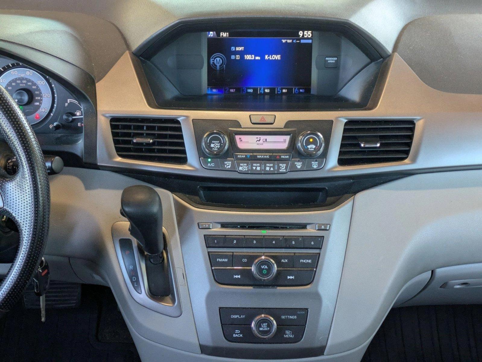 2015 Honda Odyssey Vehicle Photo in Valencia, CA 91355-1794