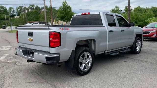 2017 Chevrolet Silverado 1500 Vehicle Photo in MOON TOWNSHIP, PA 15108-2571
