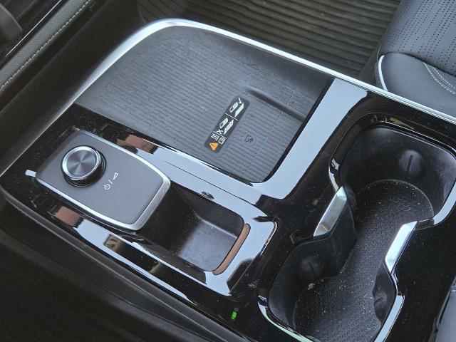 2025 Buick Enclave Vehicle Photo in DENTON, TX 76210-9321