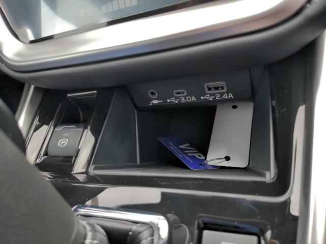 2025 Subaru Outback Vehicle Photo in Green Bay, WI 54304