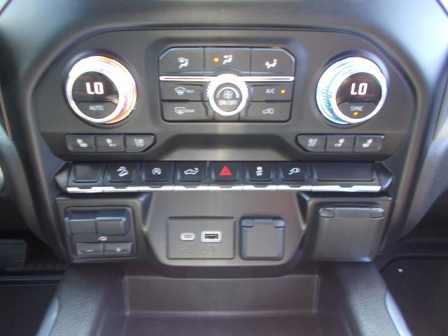 2021 GMC Sierra 1500 Vehicle Photo in LOWELL, MA 01852-4336