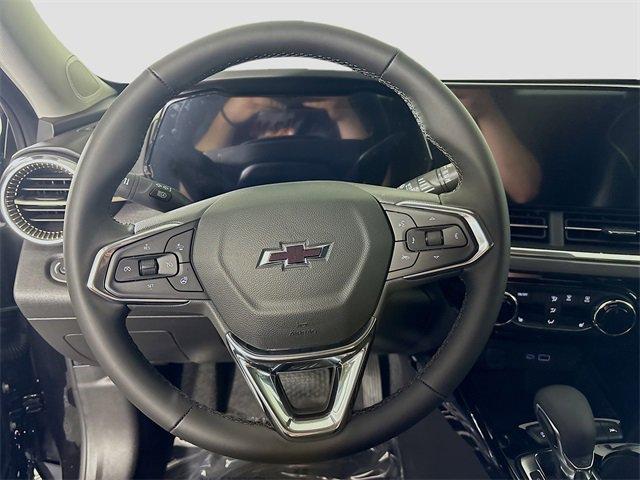 2025 Chevrolet Trax Vehicle Photo in PUYALLUP, WA 98371-4149