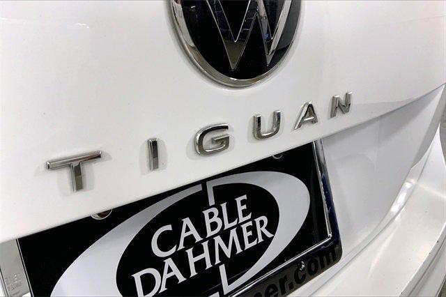 2024 Volkswagen Tiguan Vehicle Photo in KANSAS CITY, MO 64114-4502