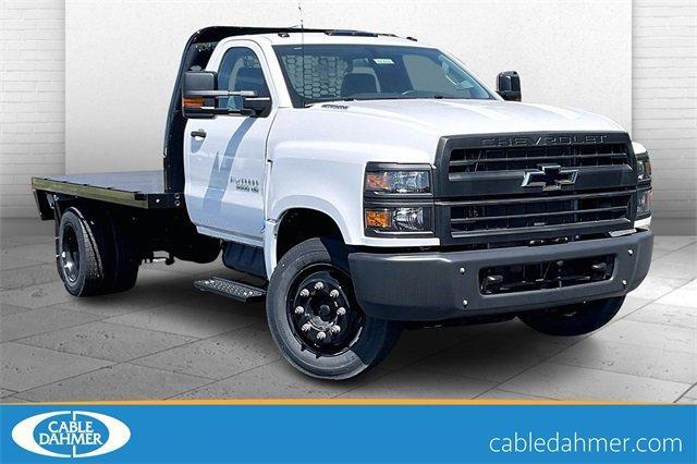 2024 Chevrolet Silverado Chassis Cab Vehicle Photo in INDEPENDENCE, MO 64055-1314