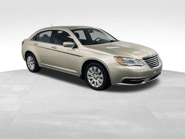 2013 Chrysler 200 Vehicle Photo in MEDINA, OH 44256-9631