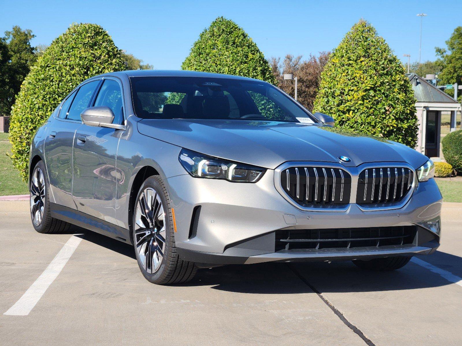 2025 BMW 530i Vehicle Photo in GRAPEVINE, TX 76051