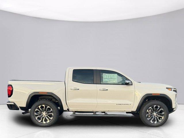 2024 GMC Canyon Vehicle Photo in LEOMINSTER, MA 01453-2952