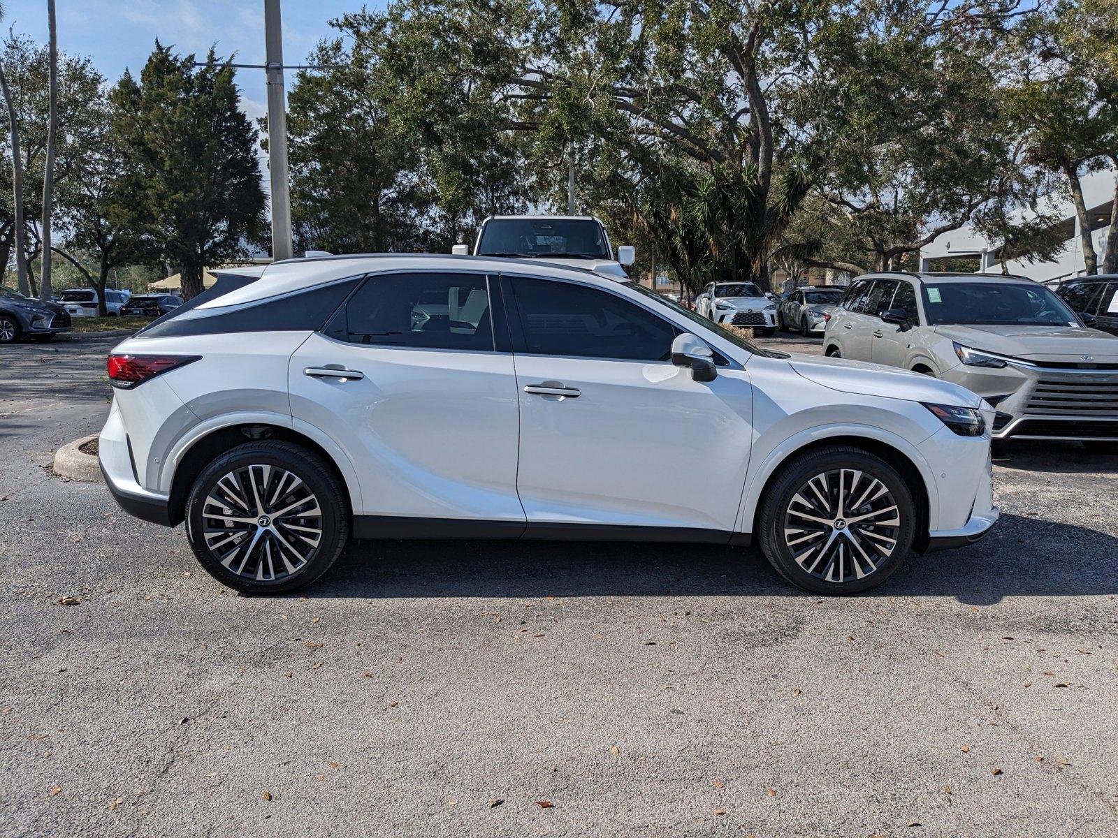 2024 Lexus RX 350 Vehicle Photo in Tampa, FL 33614