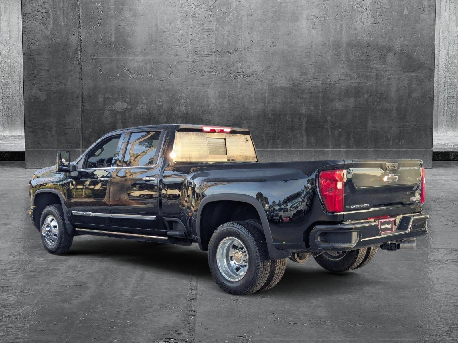 2025 Chevrolet Silverado 3500 HD Vehicle Photo in GREENACRES, FL 33463-3207