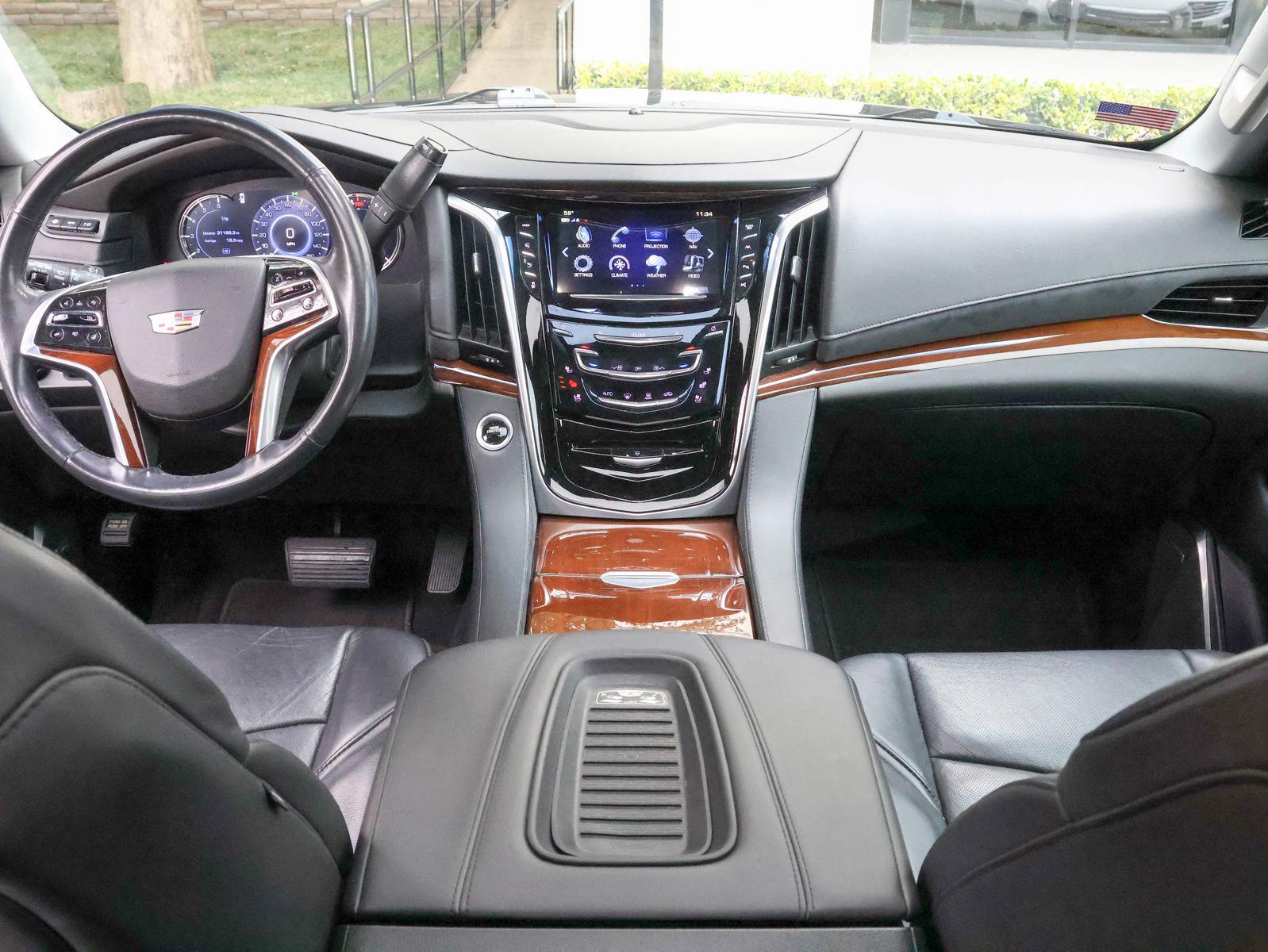 2018 Cadillac Escalade Vehicle Photo in DALLAS, TX 75209-3095