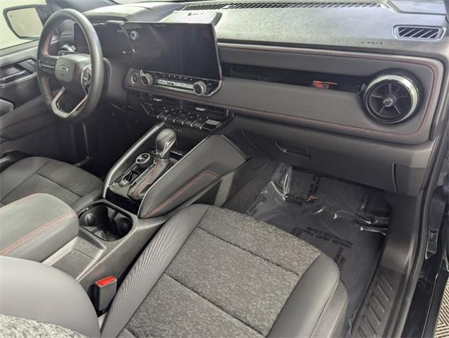 2024 Chevrolet Colorado Vehicle Photo in ENGLEWOOD, CO 80113-6708