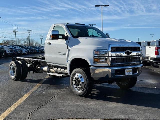 2024 Chevrolet Silverado 5500 HD Vehicle Photo in COLUMBIA, MO 65203-3903