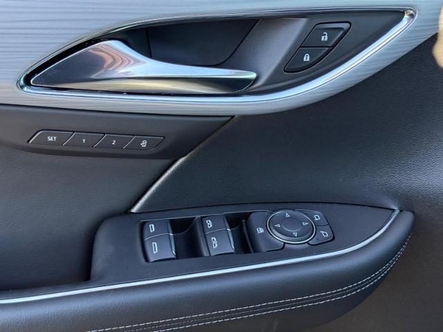 2025 Buick Envision Vehicle Photo in COLUMBIA, MO 65203-3903