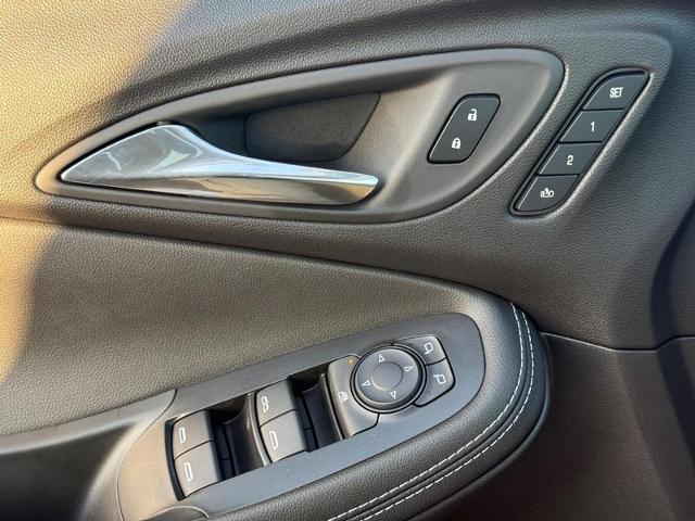 2025 Buick Encore GX Vehicle Photo in COLUMBIA, MO 65203-3903