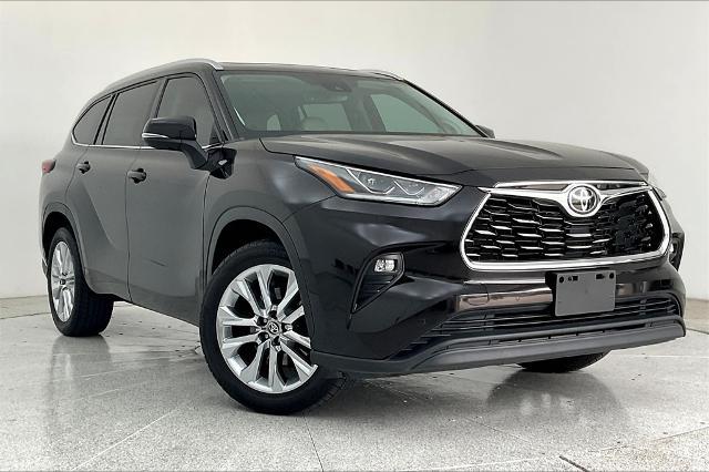 2022 Toyota Highlander Vehicle Photo in Grapevine, TX 76051