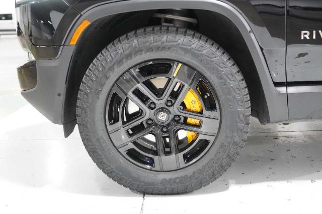 2023 Rivian R1S Vehicle Photo in GRAPEVINE, TX 76051