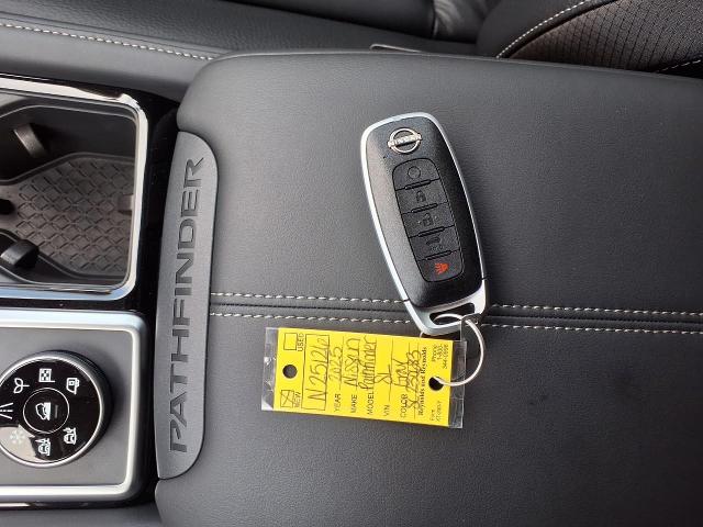2025 Nissan Pathfinder Vehicle Photo in Appleton, WI 54913