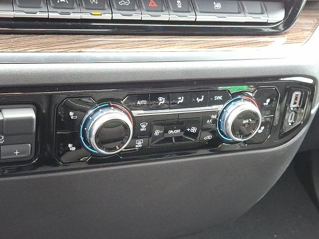 2025 GMC Sierra 1500 Vehicle Photo in TREVOSE, PA 19053-4984