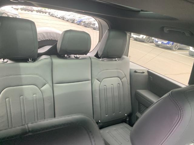 2023 Defender Vehicle Photo in GREEN BAY, WI 54304-5303