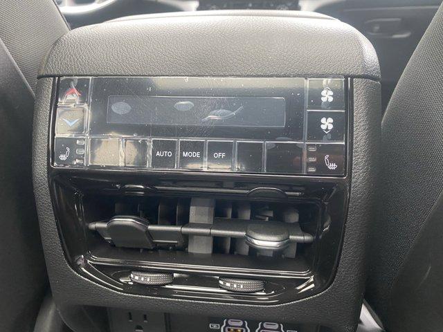 2025 Jeep Grand Cherokee L Vehicle Photo in Doylsetown, PA 18901