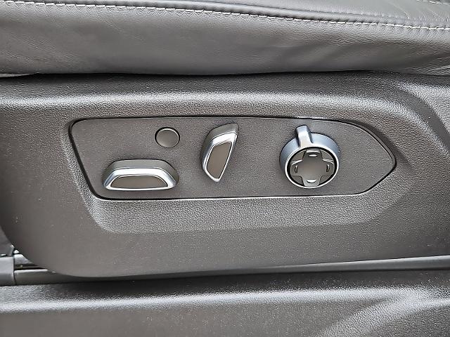 2025 Cadillac Escalade Vehicle Photo in TREVOSE, PA 19053-4984