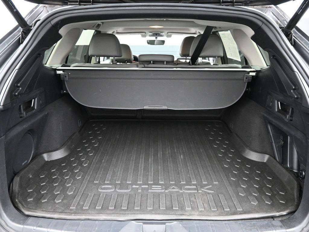 2021 Subaru Outback Vehicle Photo in Marion, IA 52302