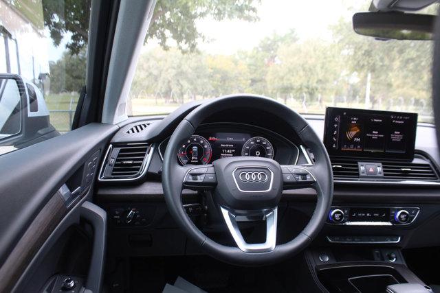 2024 Audi Q5 Vehicle Photo in HOUSTON, TX 77090