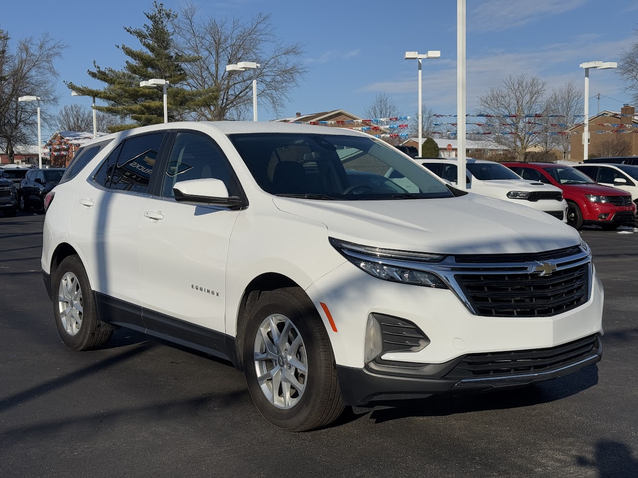 2023 Chevrolet Equinox Vehicle Photo in BOONVILLE, IN 47601-9633