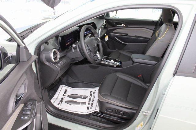 2025 Chevrolet Trax Vehicle Photo in SAINT CLAIRSVILLE, OH 43950-8512