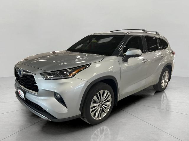 2023 Toyota Highlander Vehicle Photo in Oshkosh, WI 54904