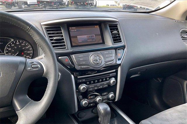 2015 Nissan Pathfinder Vehicle Photo in INDEPENDENCE, MO 64055-1314