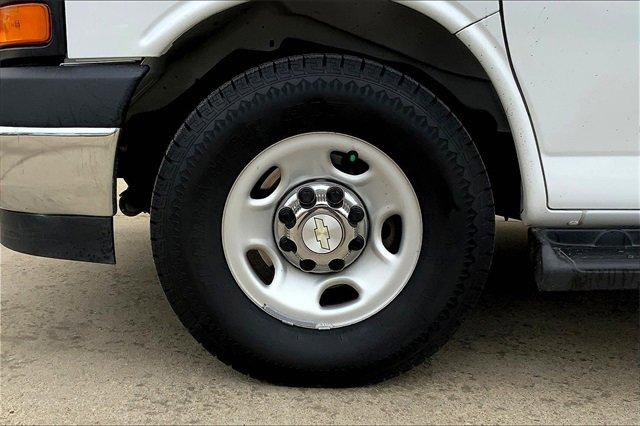 2021 Chevrolet Express Passenger 3500 Vehicle Photo in TOPEKA, KS 66609-0000