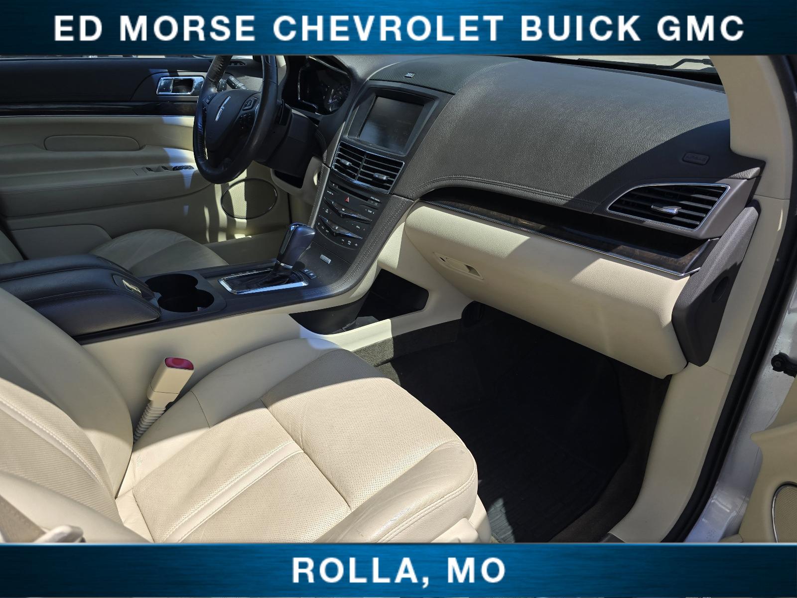 2014 Lincoln MKT Vehicle Photo in Rolla, MO 65401