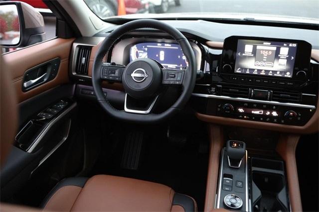 2025 Nissan Pathfinder Vehicle Photo in Hazelwood, MO 63042