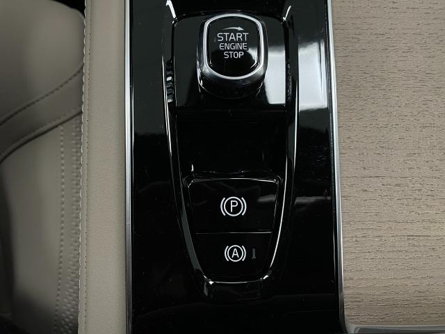 2025 Volvo XC90 Plug-In Hybrid Vehicle Photo in Appleton, WI 54913