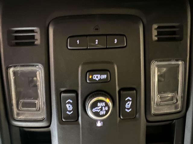 2021 Chevrolet Suburban Vehicle Photo in Roslyn, NY 11576