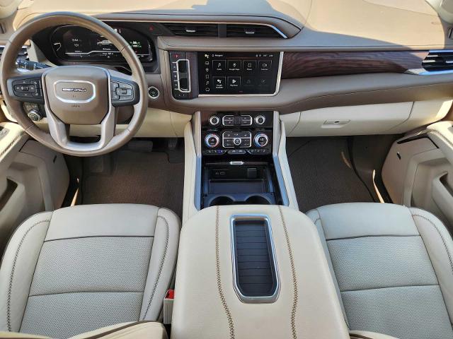 2023 GMC Yukon XL Vehicle Photo in DENTON, TX 76210-9321