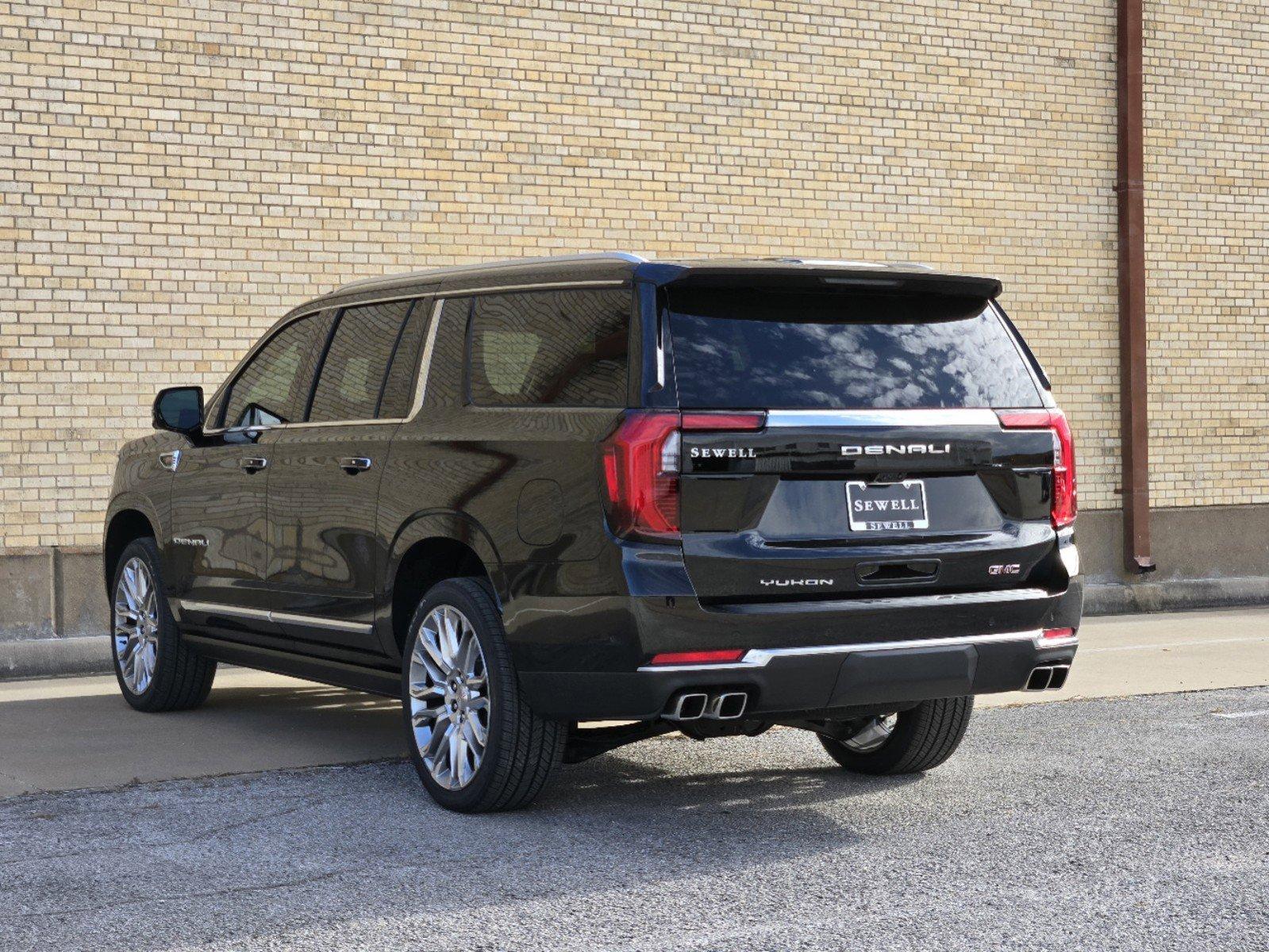 2025 GMC Yukon XL Vehicle Photo in DALLAS, TX 75209-3016