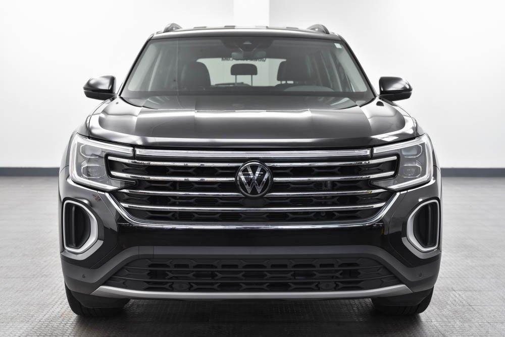 Used 2024 Volkswagen Atlas SE w/Tech with VIN 1V2HR2CA3RC544866 for sale in Akron, OH