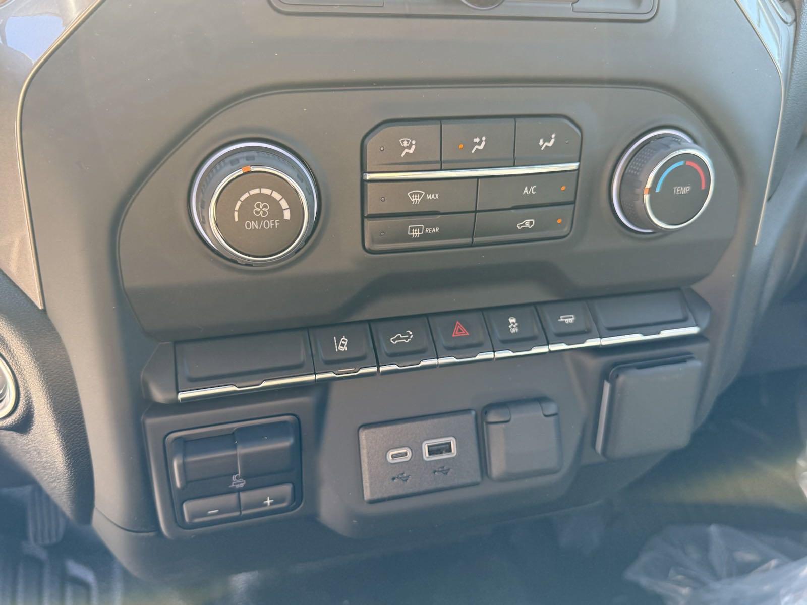 2025 Chevrolet Silverado 3500 HD Vehicle Photo in GEORGETOWN, TX 78626-7508