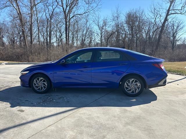 2024 Hyundai ELANTRA Vehicle Photo in Shiloh, IL 62269