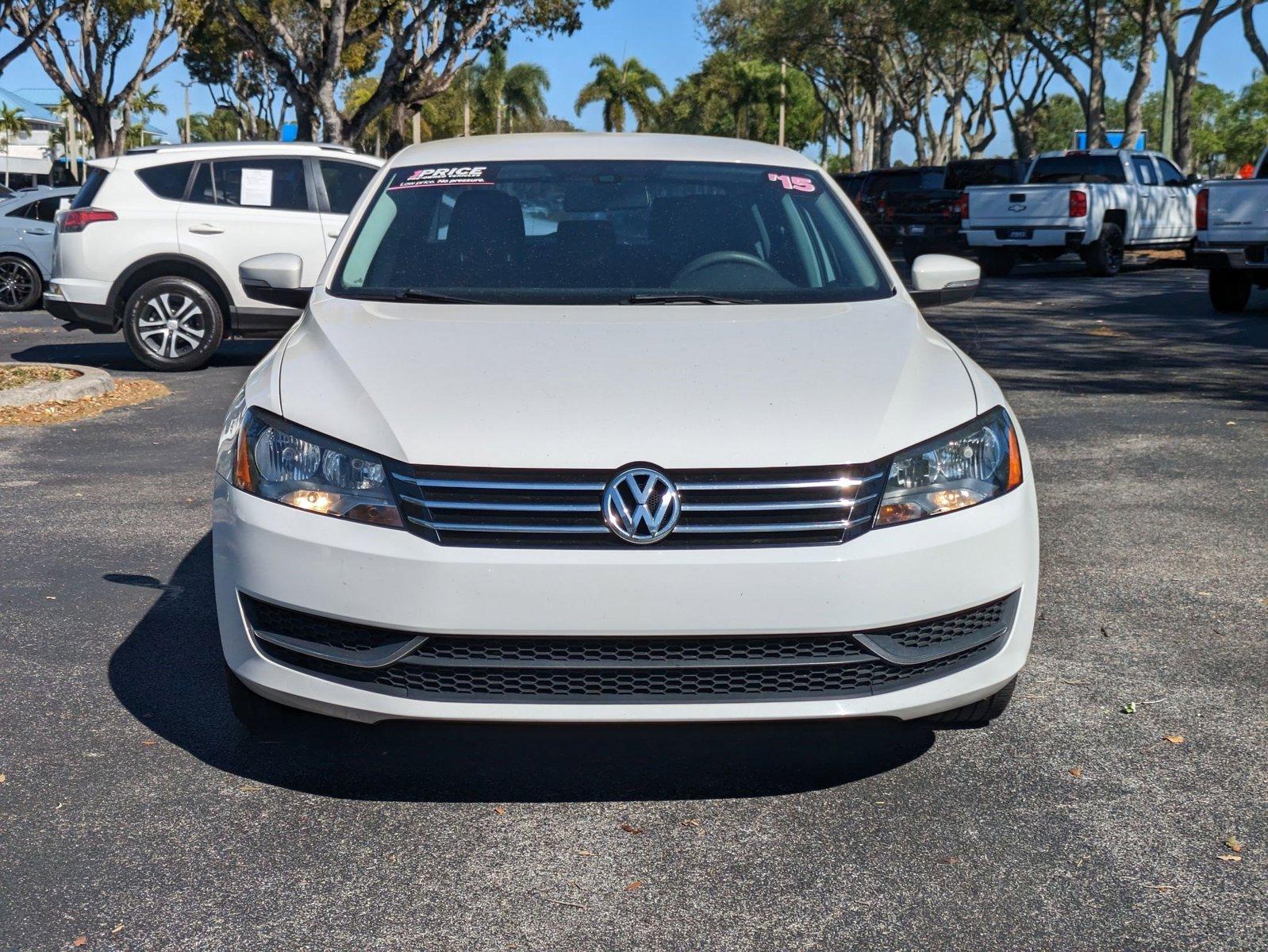 2015 Volkswagen Passat Vehicle Photo in GREENACRES, FL 33463-3207